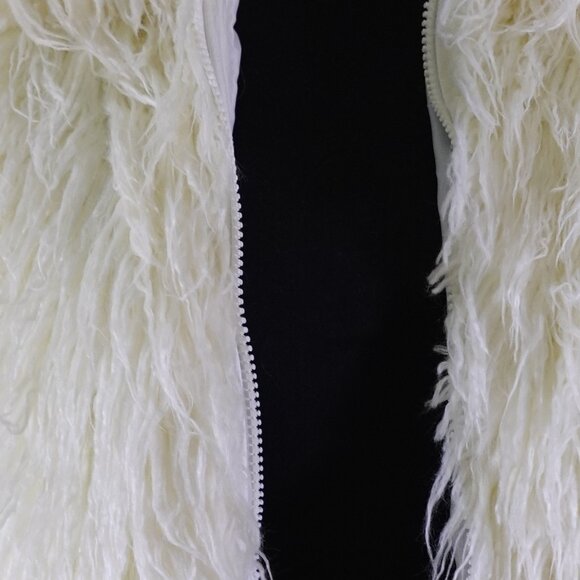 White Vintage Shagg Crop Jacket, Faux Fur with Zip Front - Picture 4 of 5